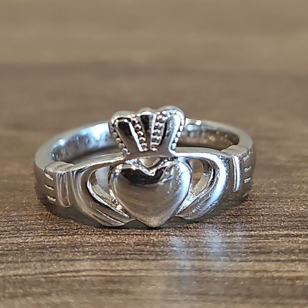 SHANORE Sterling Claddagh Love Loyalty Friendship Ring Size 7.5